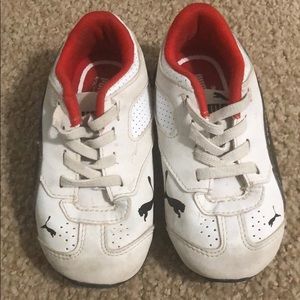 Puma white tennis shoes w/black accents toddler 7C